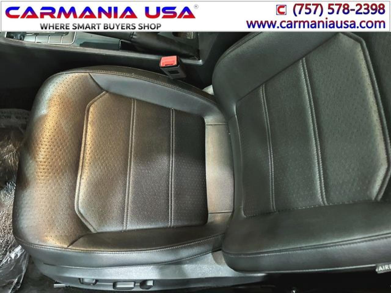 2018 Volkswagen Passat VIN 1VWAA7A32JC032142 photo 12