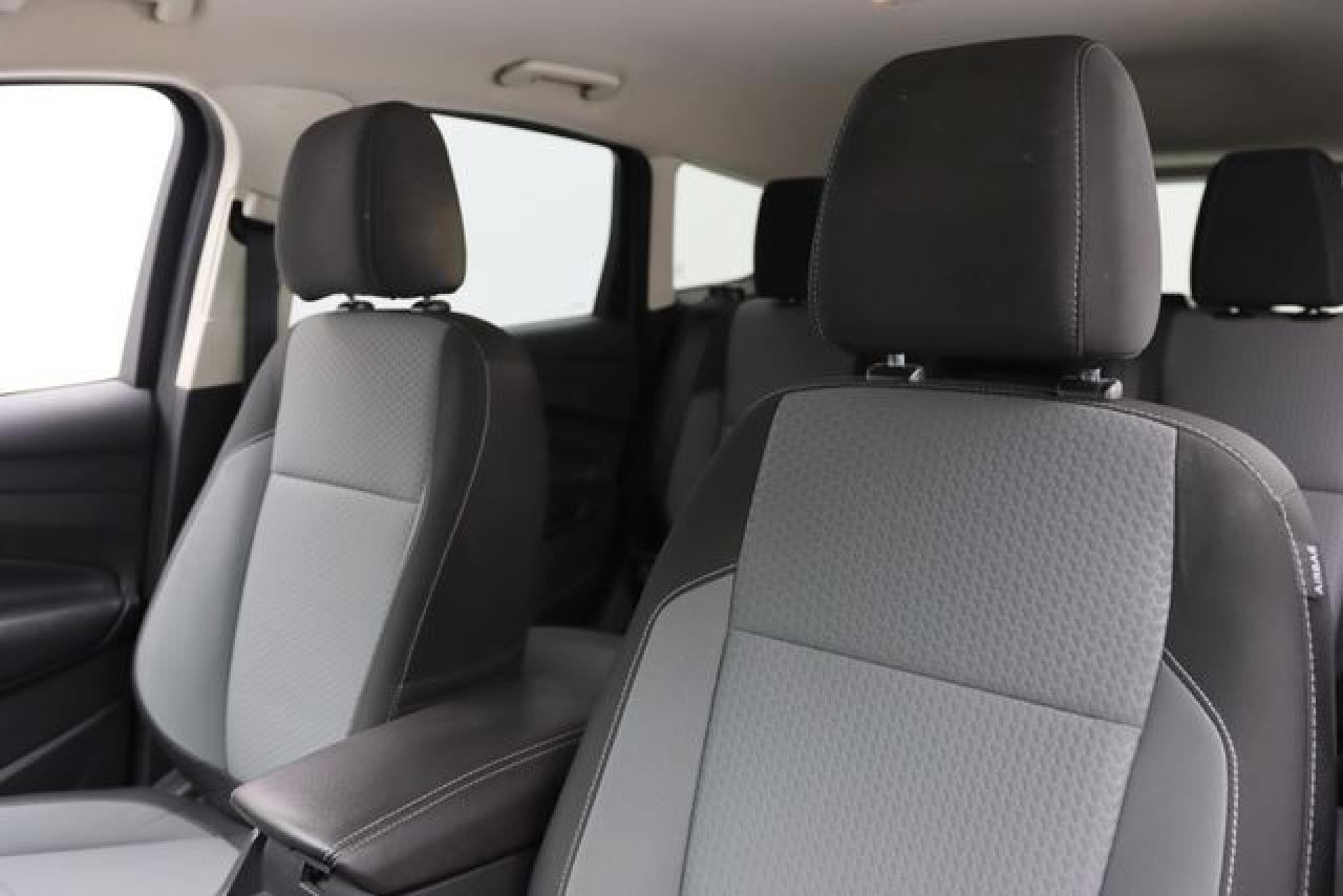 2017 Ford Escape VIN 1FMCU9G94HUA89436 photo 3
