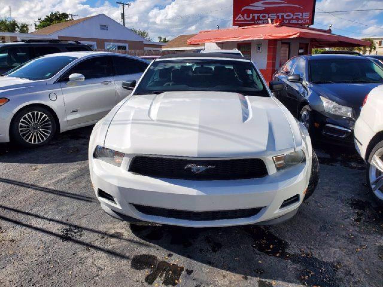 2012 Ford Mustang VIN 1ZVBP8EM1C5205457 photo 3