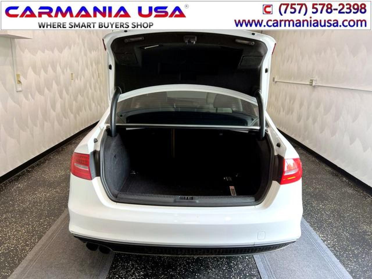 2016 Audi A4 VIN WAUBFAFL2GN003250 photo 11