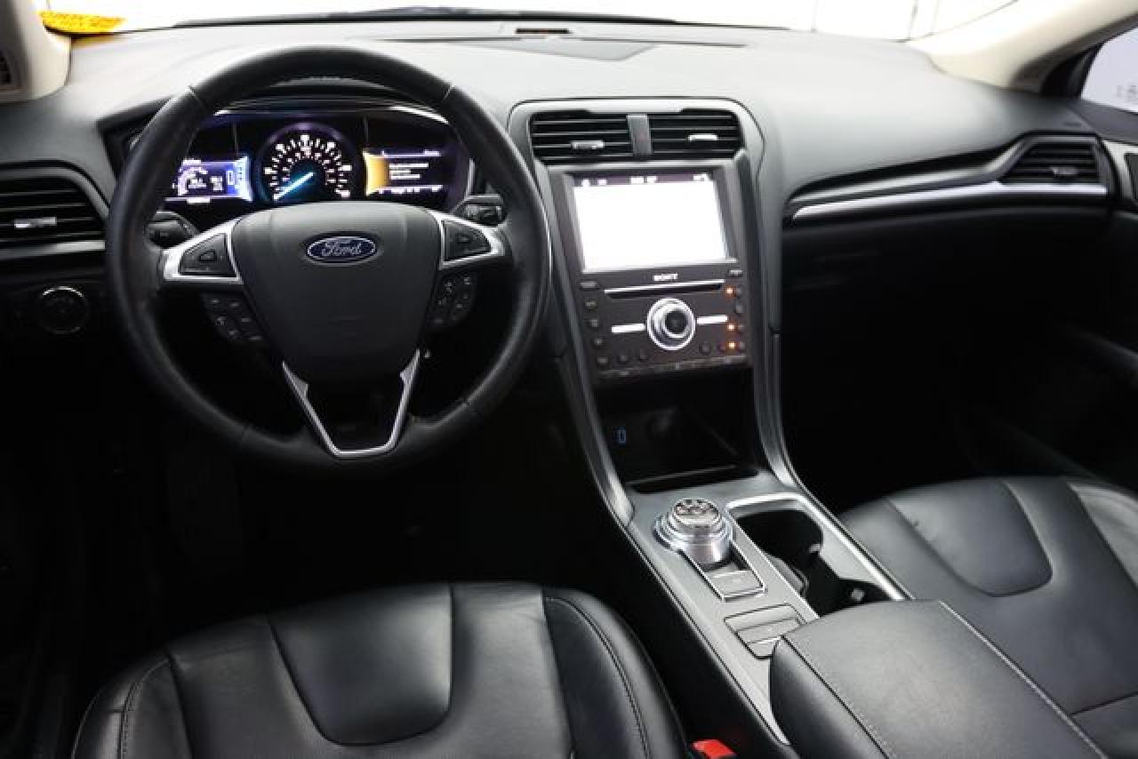 2017 Ford Fusion VIN 3FA6P0SU6HR152176 photo 2