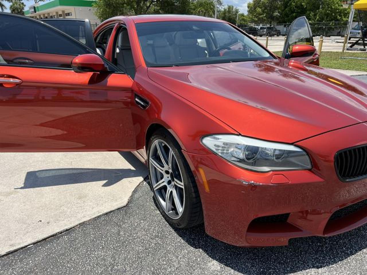 2013 BMW M5 VIN WBSFV9C57DC773911 photo 3