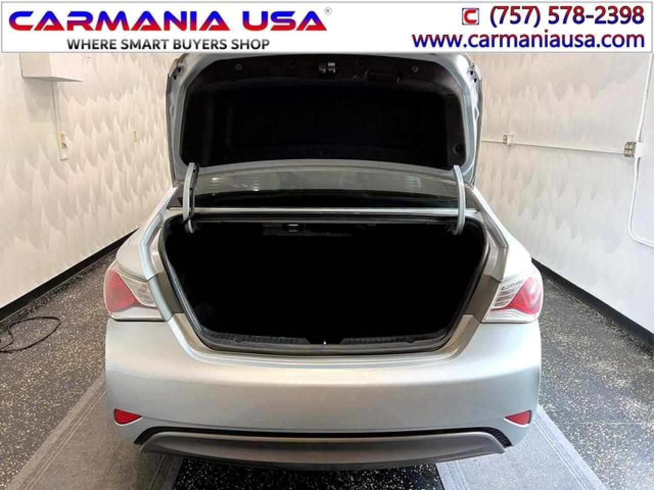 2012 Hyundai Sonata VIN KMHEC4A46CA045752 photo 11