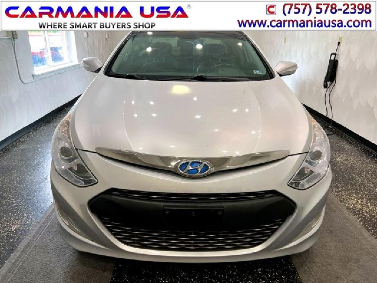 2012 Hyundai Sonata VIN KMHEC4A46CA045752 photo 2