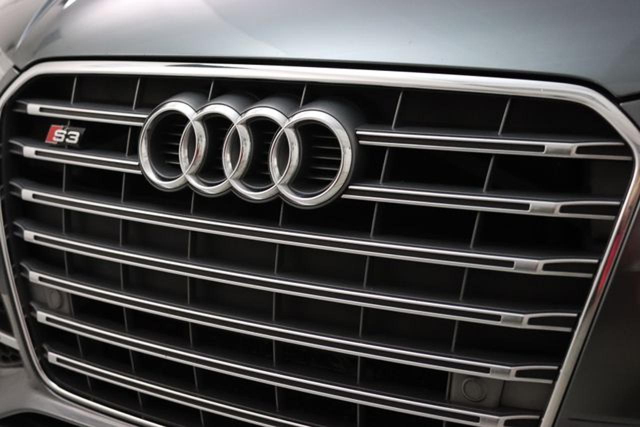 2015 Audi S3 VIN WAUBFGFFXF1037827 photo 11