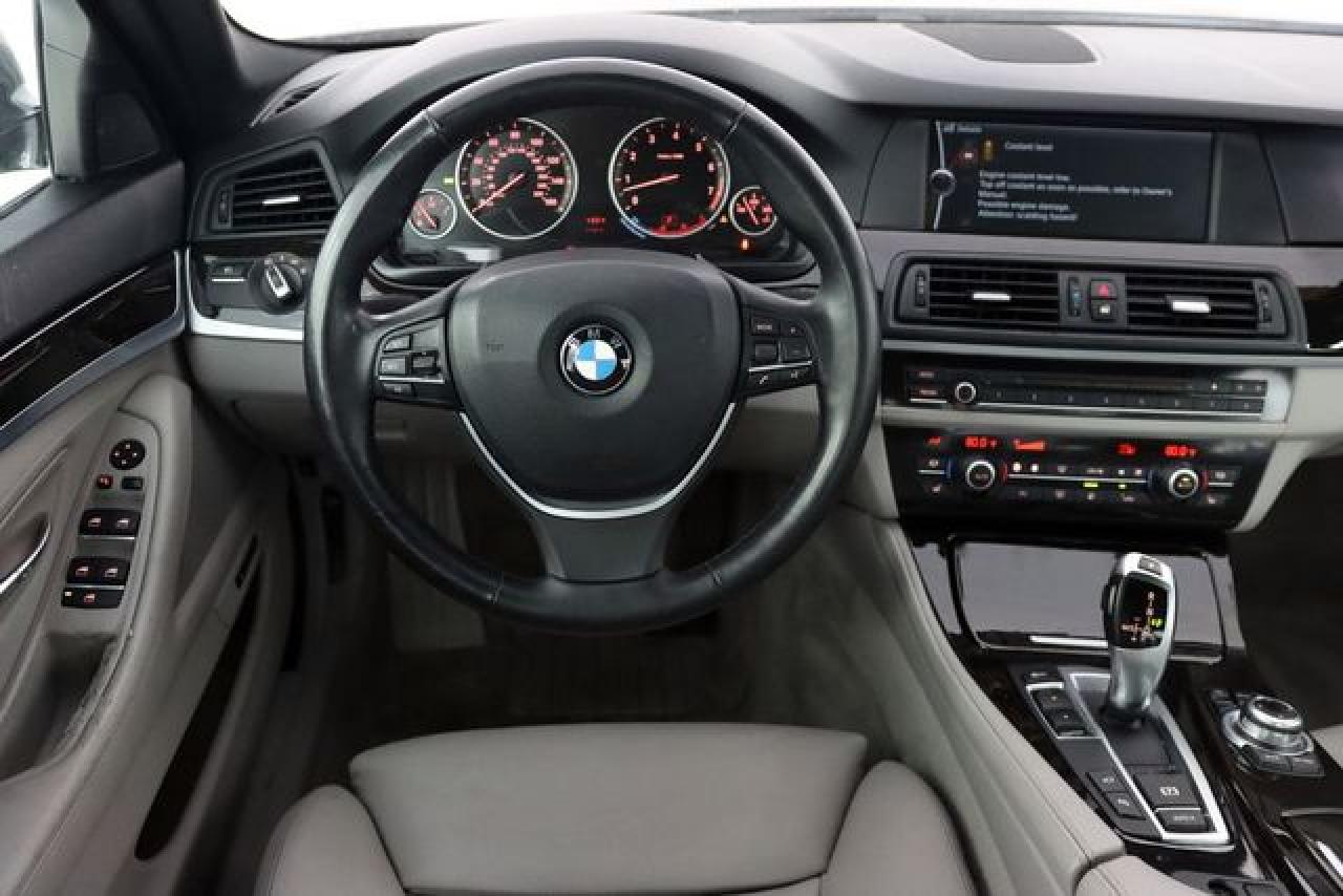 2012 BMW 5 series VIN WBAFR7C58CC812372 photo 2