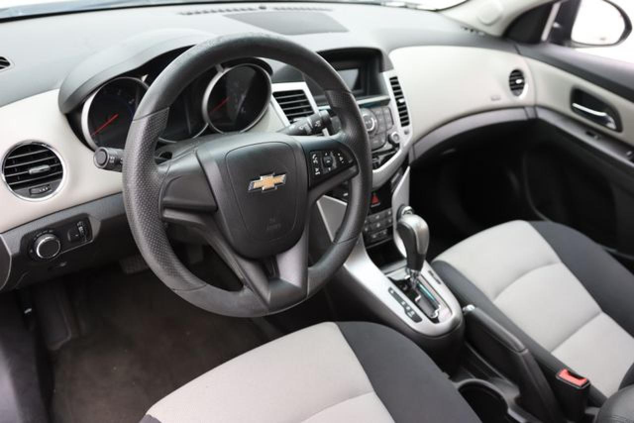 2015 Chevrolet Cruze VIN 1G1PA5SH6F7271858 photo 2