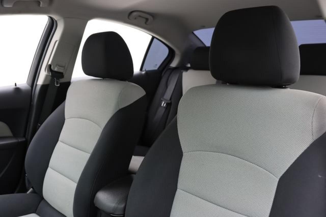 2015 Chevrolet Cruze VIN 1G1PA5SH6F7271858 photo 3