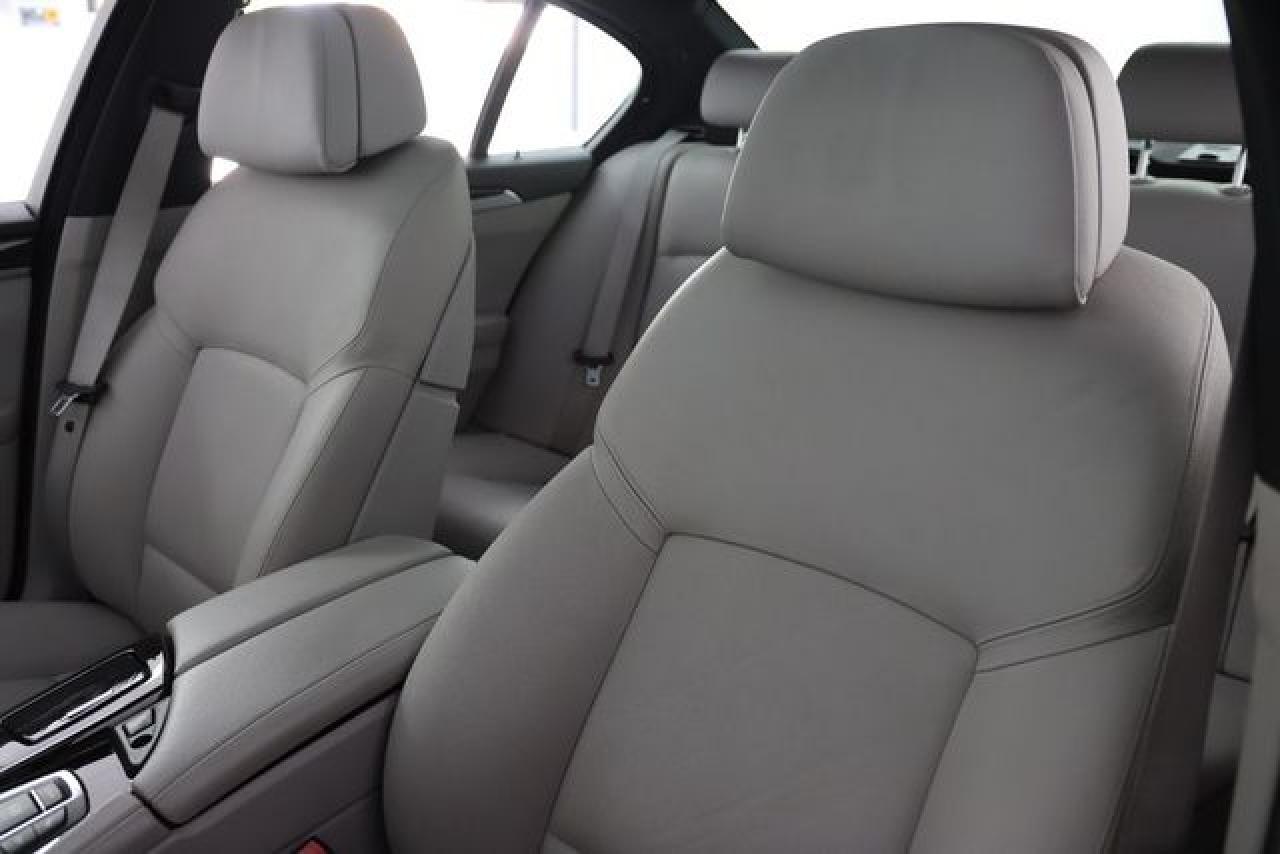 2012 BMW 5 series VIN WBAFR7C58CC812372 photo 3