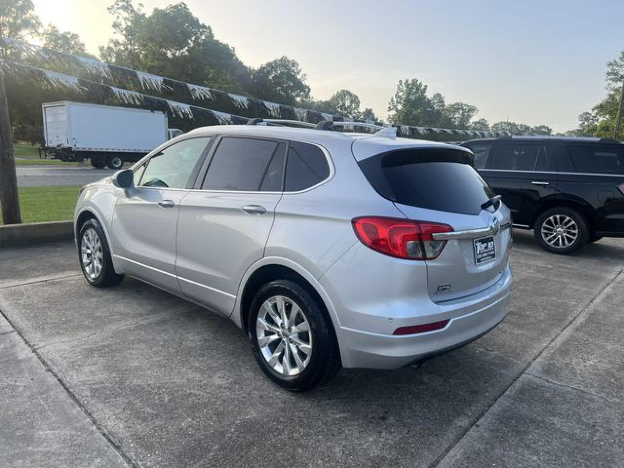 2017 Buick Envision VIN LRBFXBSA6HD088983 photo 2