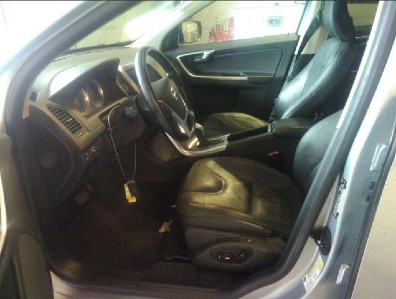 2013 Volvo Xc60 VIN YV4952DL2D2412226 photo 3