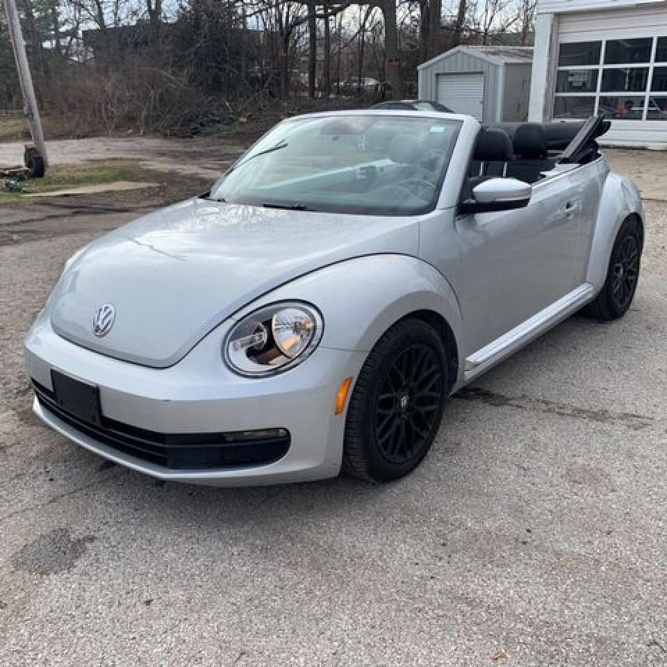 2015 Volkswagen Beetle VIN 3VW507AT5FM814039 photo 2
