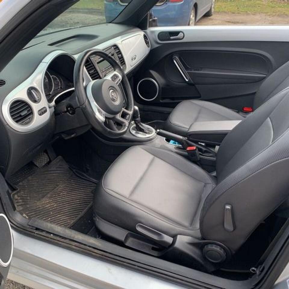 2015 Volkswagen Beetle VIN 3VW507AT5FM814039 photo 4