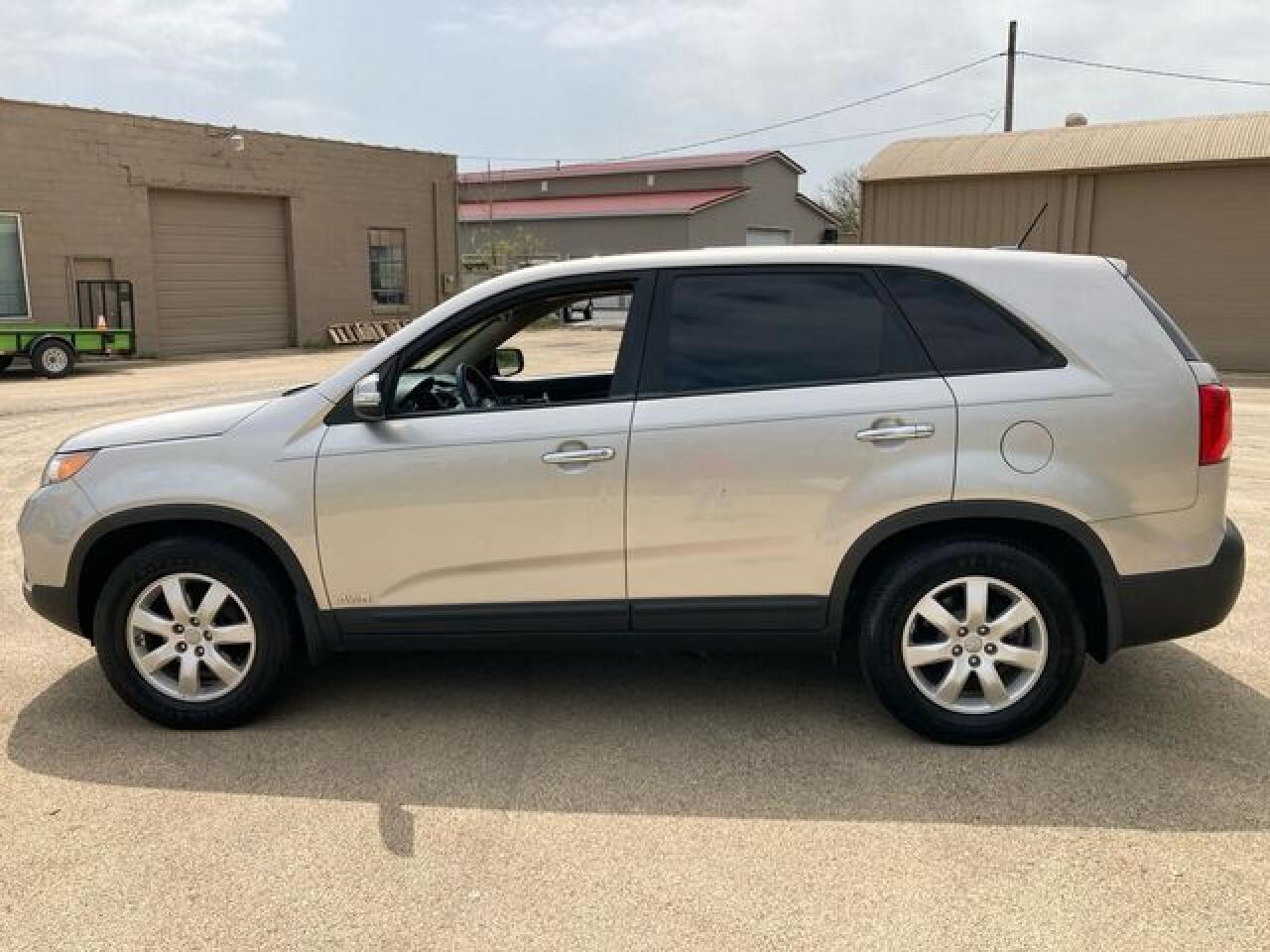 2012 Kia Sorento VIN 5XYKTCA67CG282592 photo 9