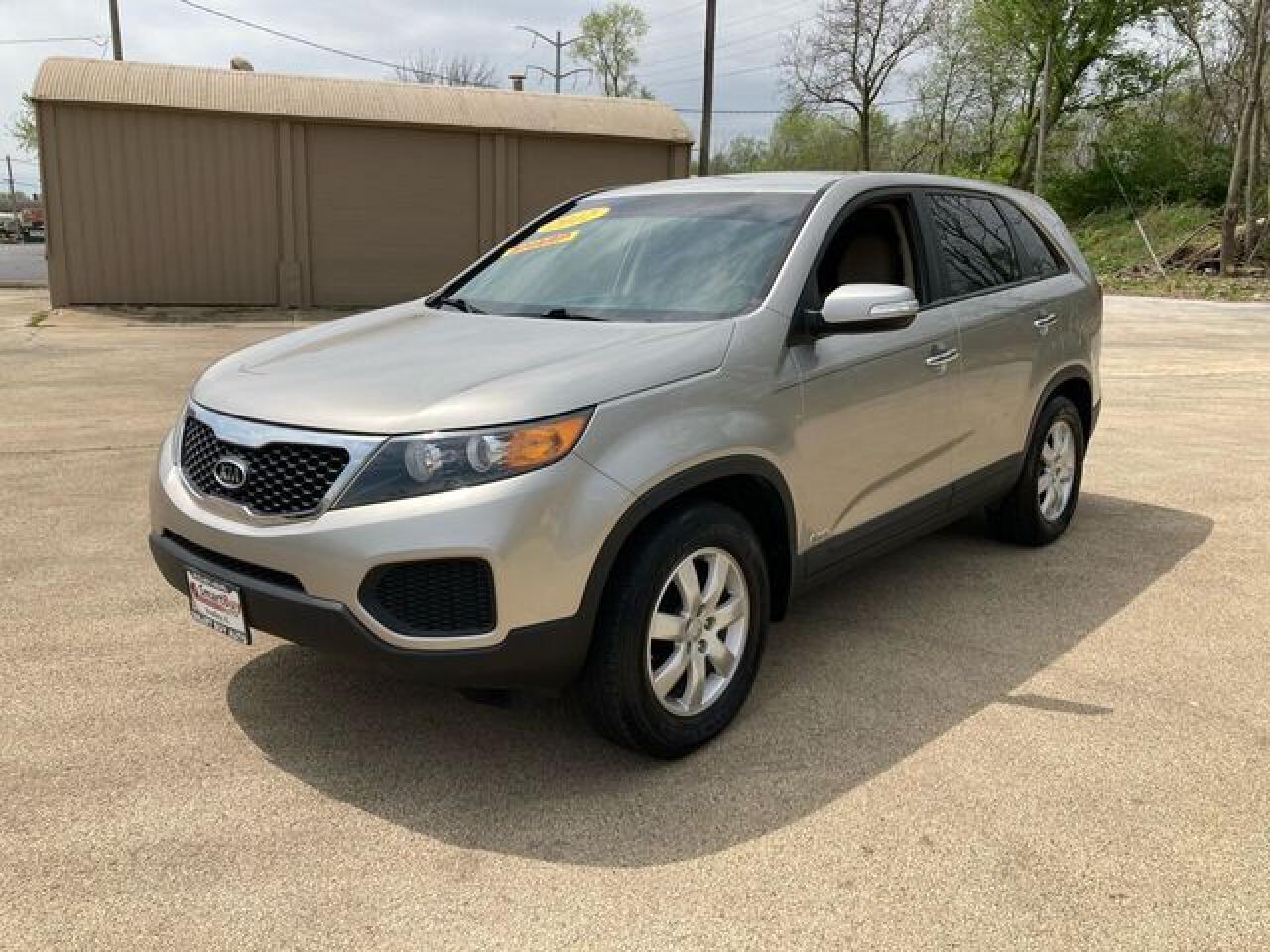 2012 Kia Sorento VIN 5XYKTCA67CG282592 photo 2