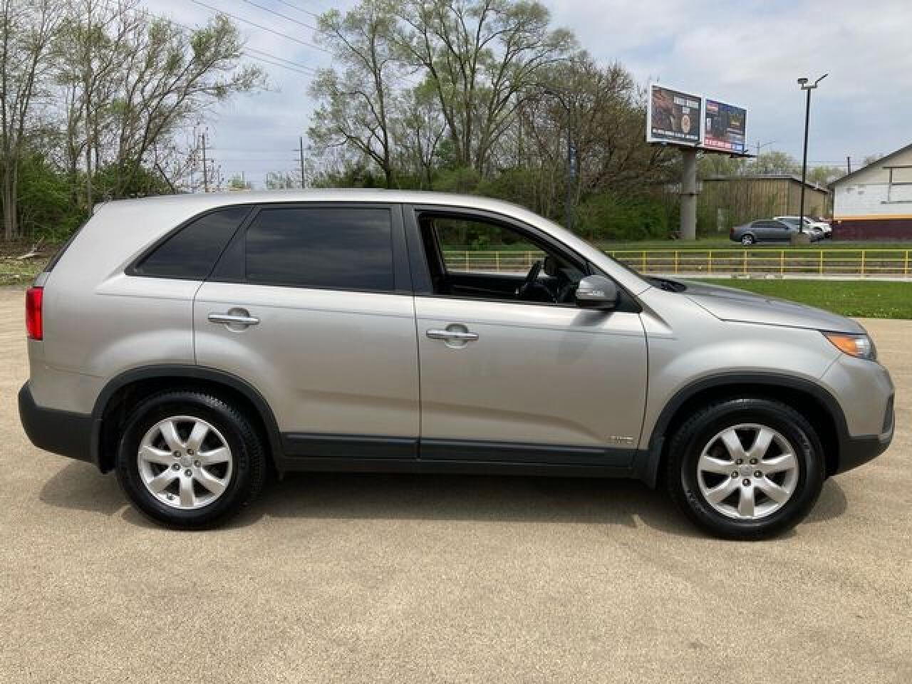 2012 Kia Sorento VIN 5XYKTCA67CG282592 photo 5