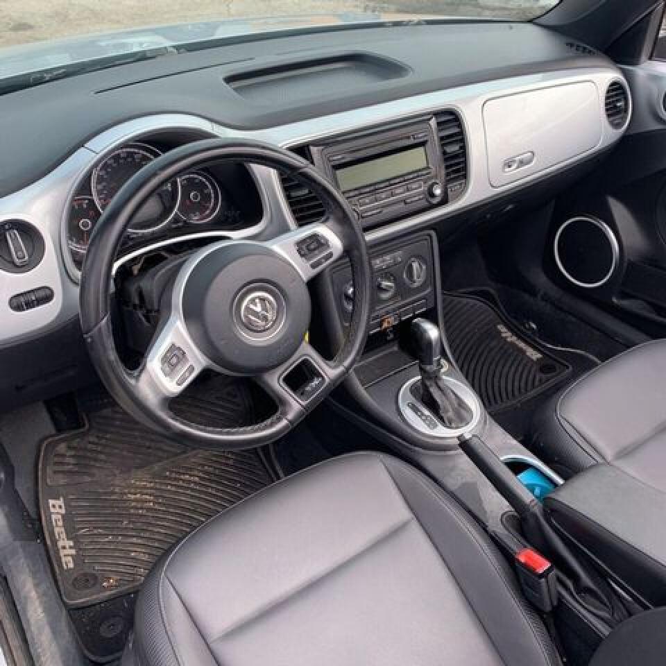 2015 Volkswagen Beetle VIN 3VW507AT5FM814039 photo 3