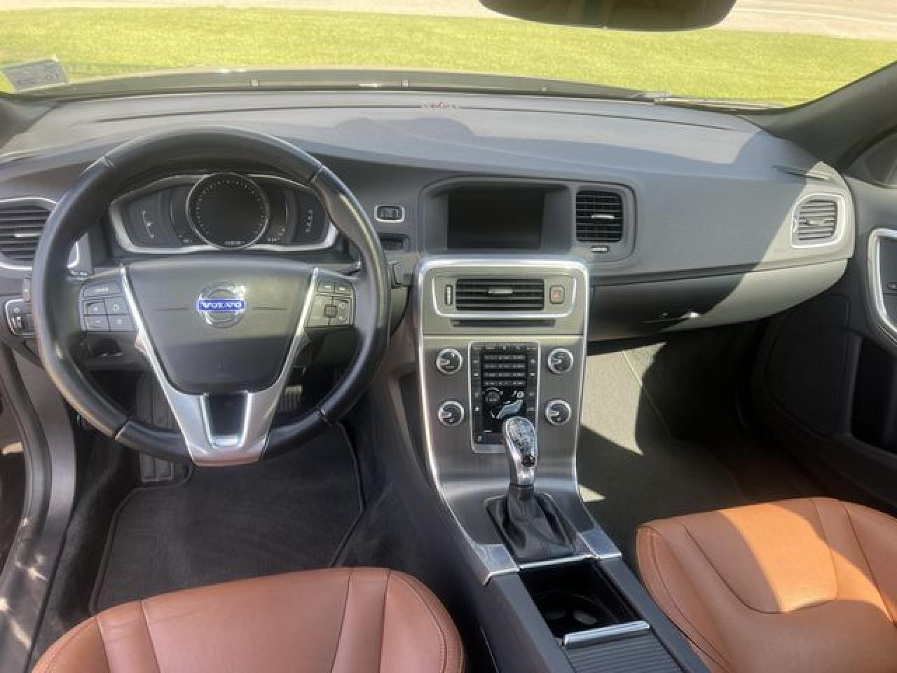 2016 Volvo S60 VIN YV126MFKXG2409252 photo 12