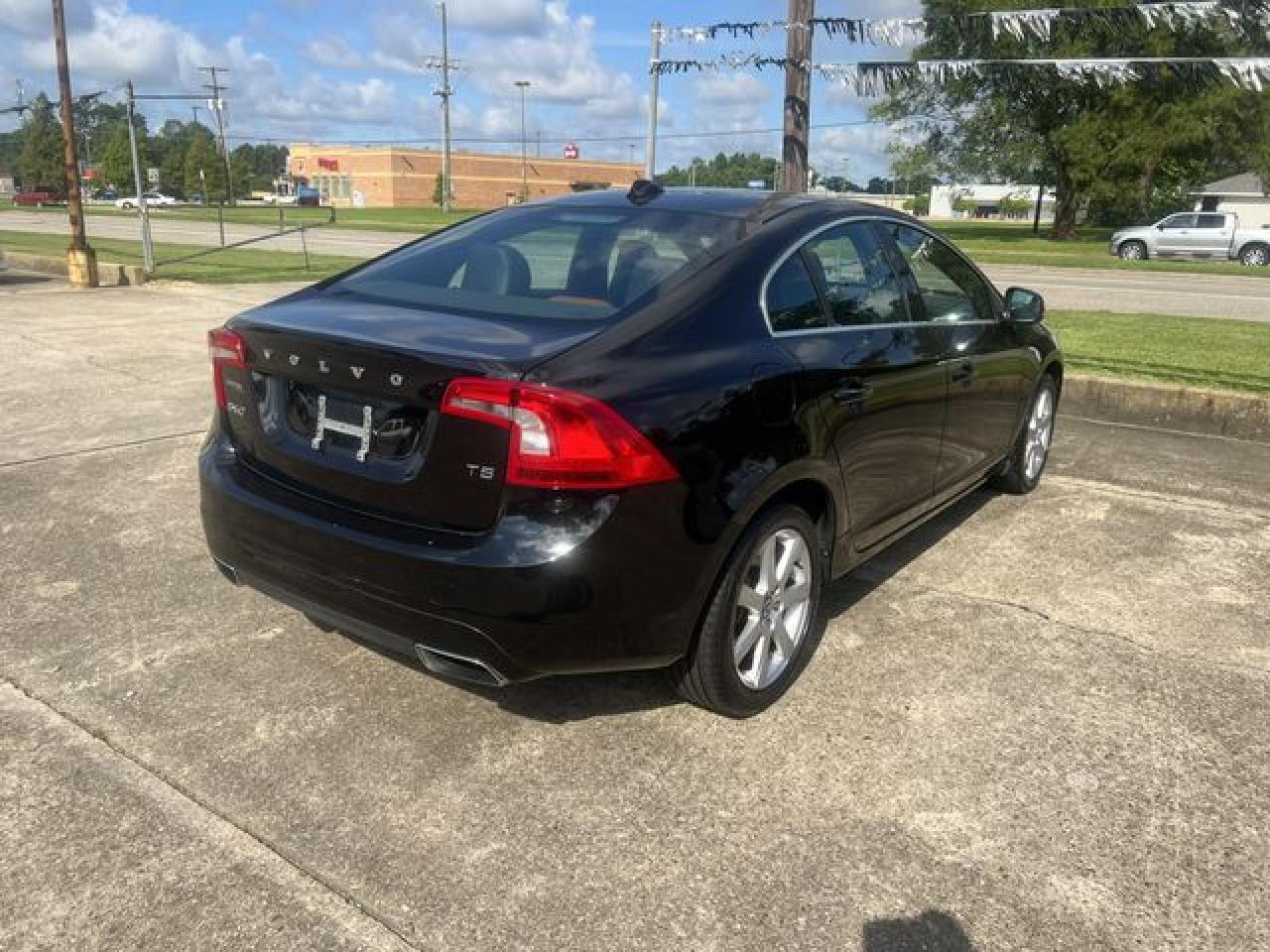 2016 Volvo S60 VIN YV126MFKXG2409252 photo 3