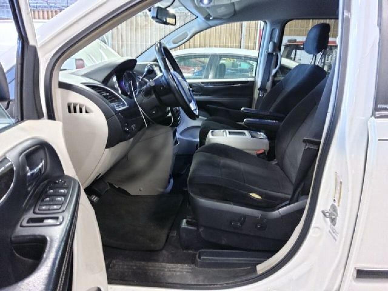 2012 Chrysler Minivan VIN 2C4RC1BG2CR169980 photo 6