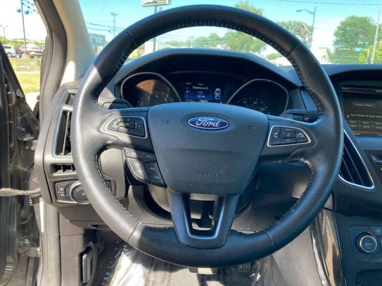 2015 Ford Focus VIN 1FADP3J27FL231666 photo 11