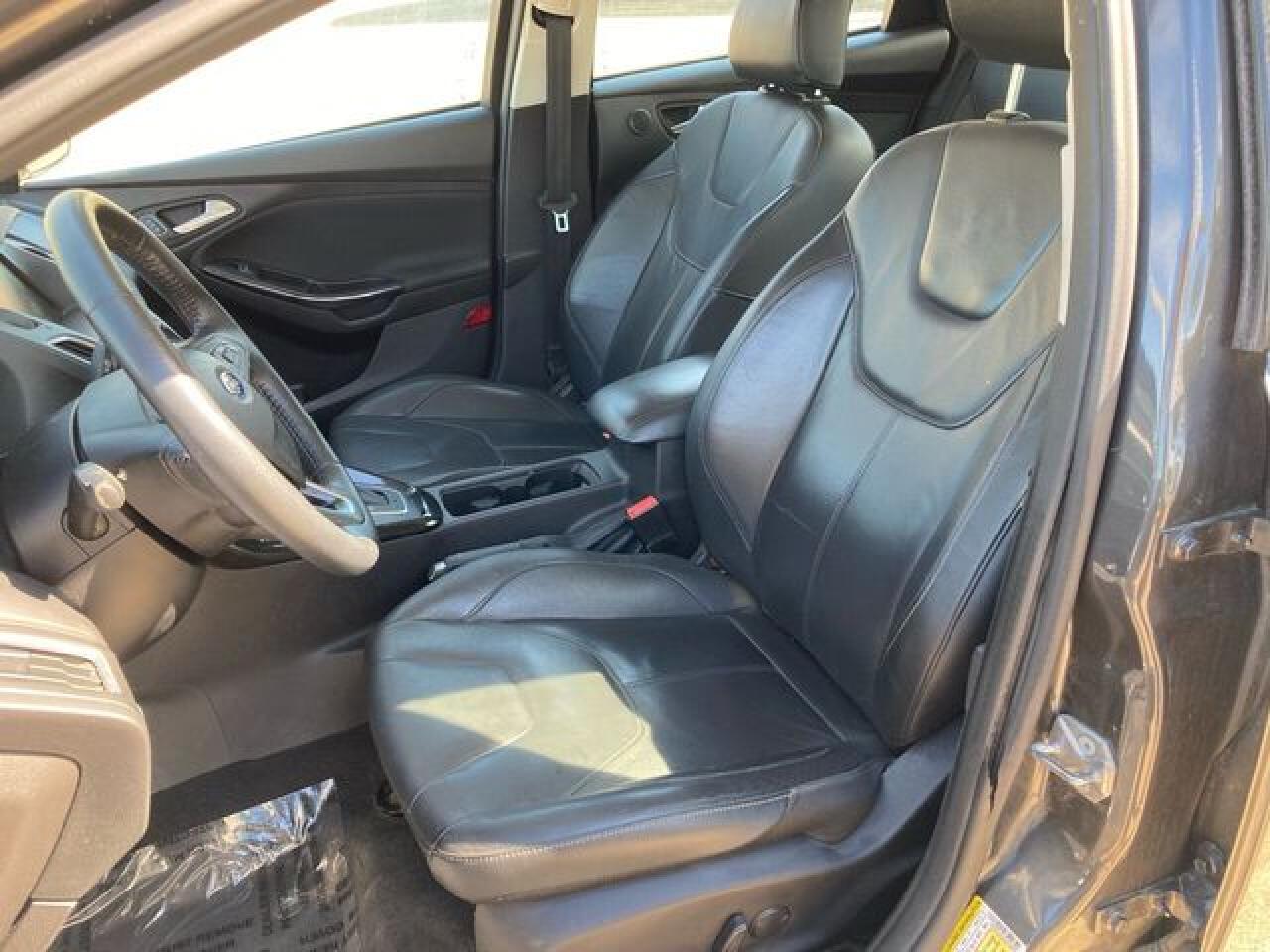 2015 Ford Focus VIN 1FADP3J27FL231666 photo 10