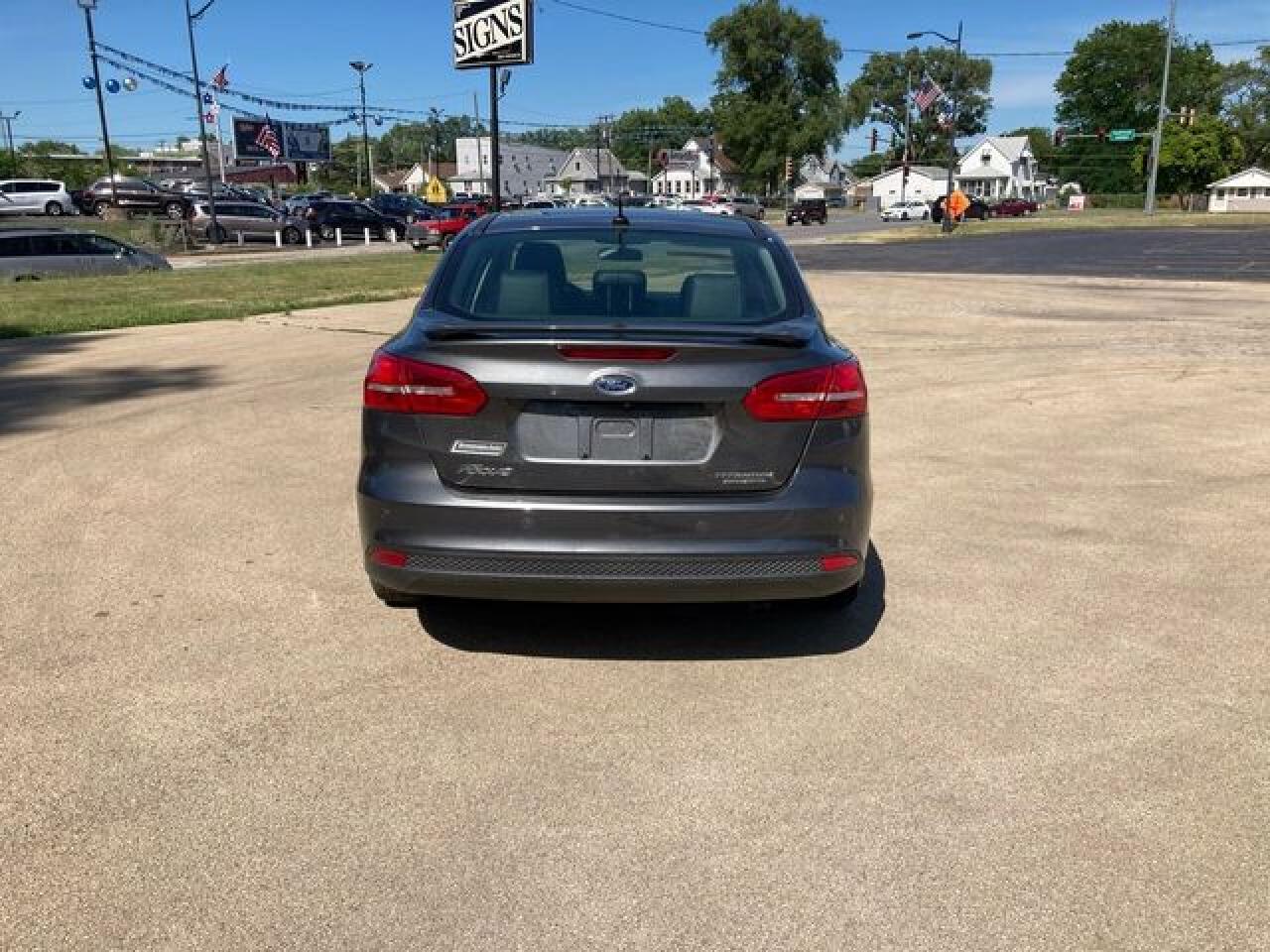2015 Ford Focus VIN 1FADP3J27FL231666 photo 5