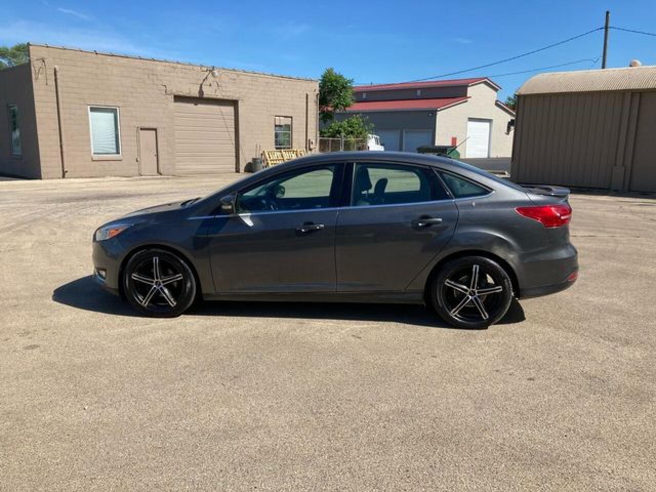 2015 Ford Focus VIN 1FADP3J27FL231666 photo 7