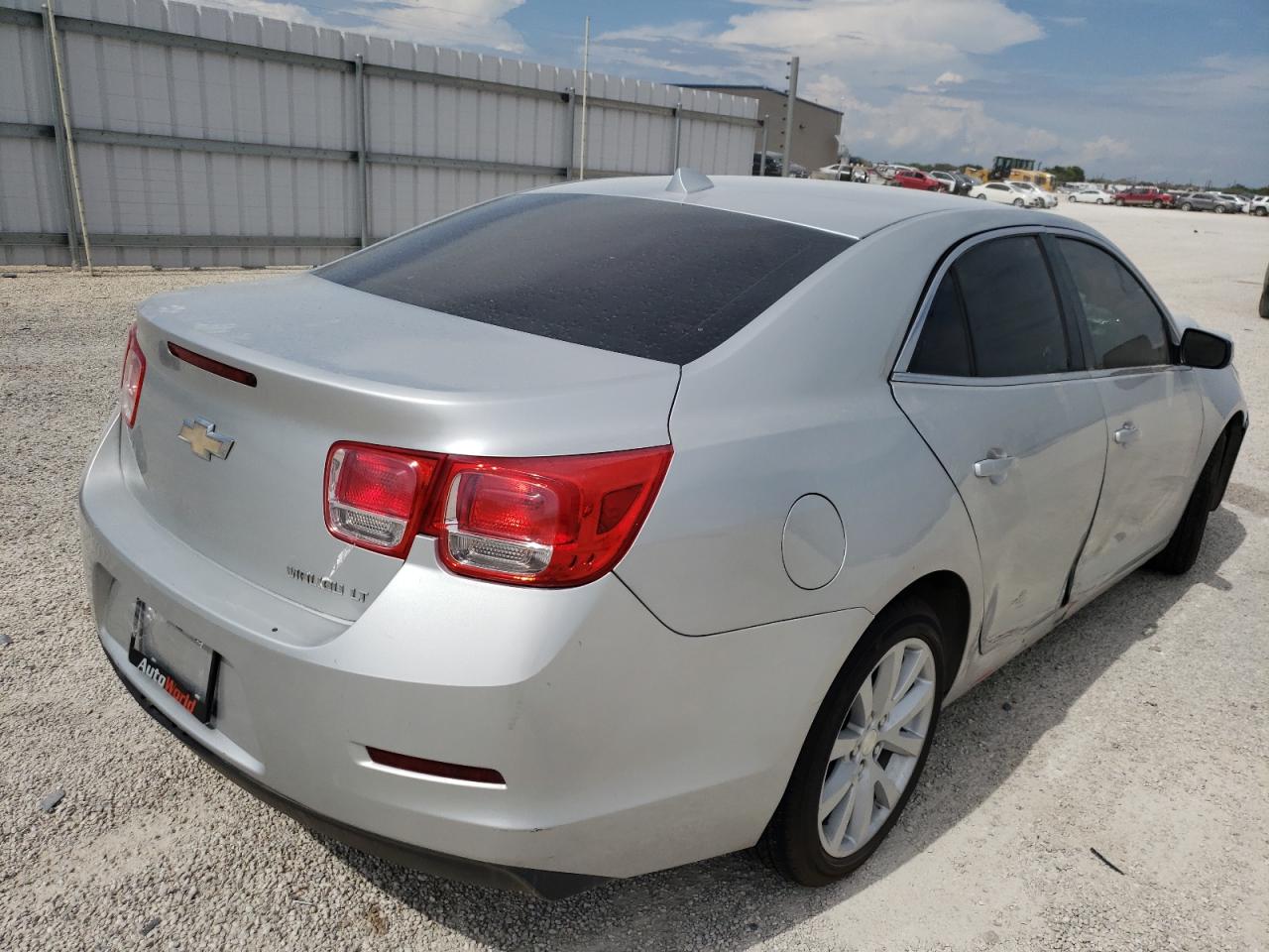 2014 Chev Malibu VIN 1G11E5SL5EU140578 photo 4
