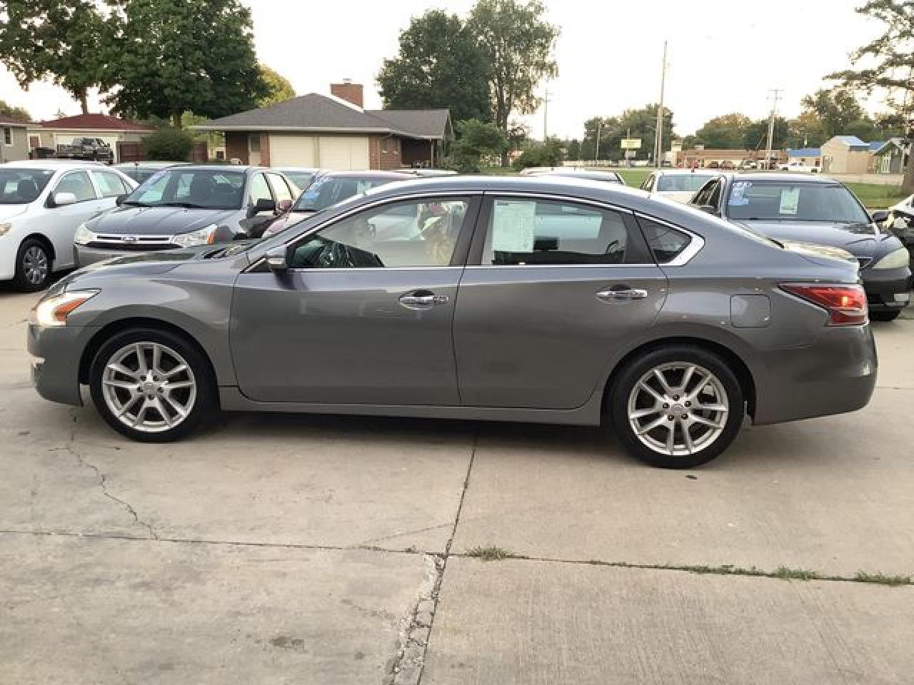 2014 Nissan Altima VIN 1N4AL3AP4EC403256 photo 5