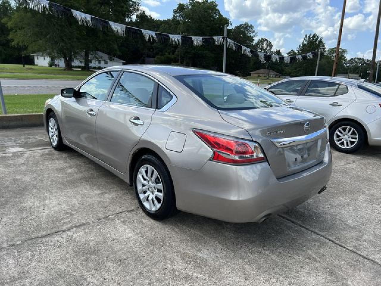 2014 Nissan Altima VIN 1N4AL3AP0EC118618 photo 2