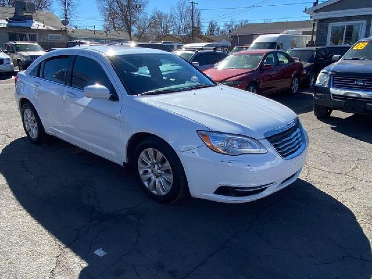2014 Chrysler 200 VIN 1C3CCBAB9EN231011 photo 3