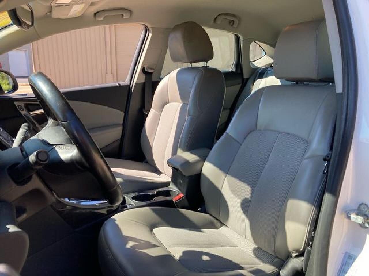 2016 Buick Verano VIN 1G4PW5SK7G4152008 photo 12