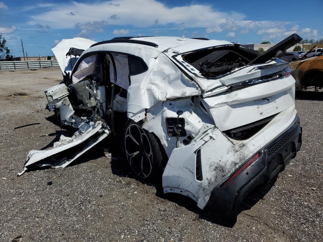 2021 LAMBORGHINI Urus VIN ZPBUA1ZL4MLA13798 photo 3