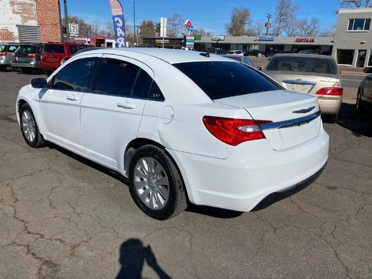 2014 Chrysler 200 VIN 1C3CCBAB9EN231011 photo 5