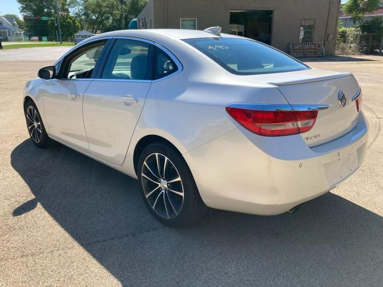 2016 Buick Verano VIN 1G4PW5SK7G4152008 photo 8