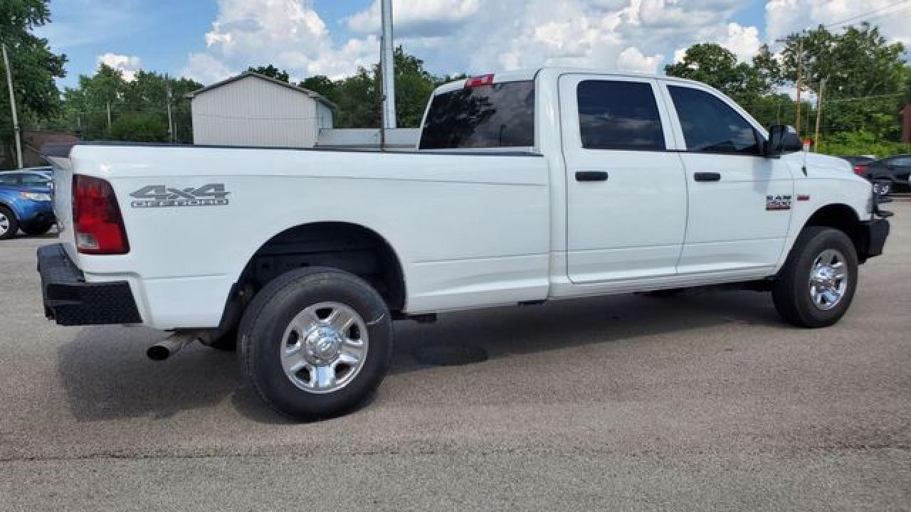 2017 Ram 2500 st VIN 3C6UR5HJ7HG502228 photo 4