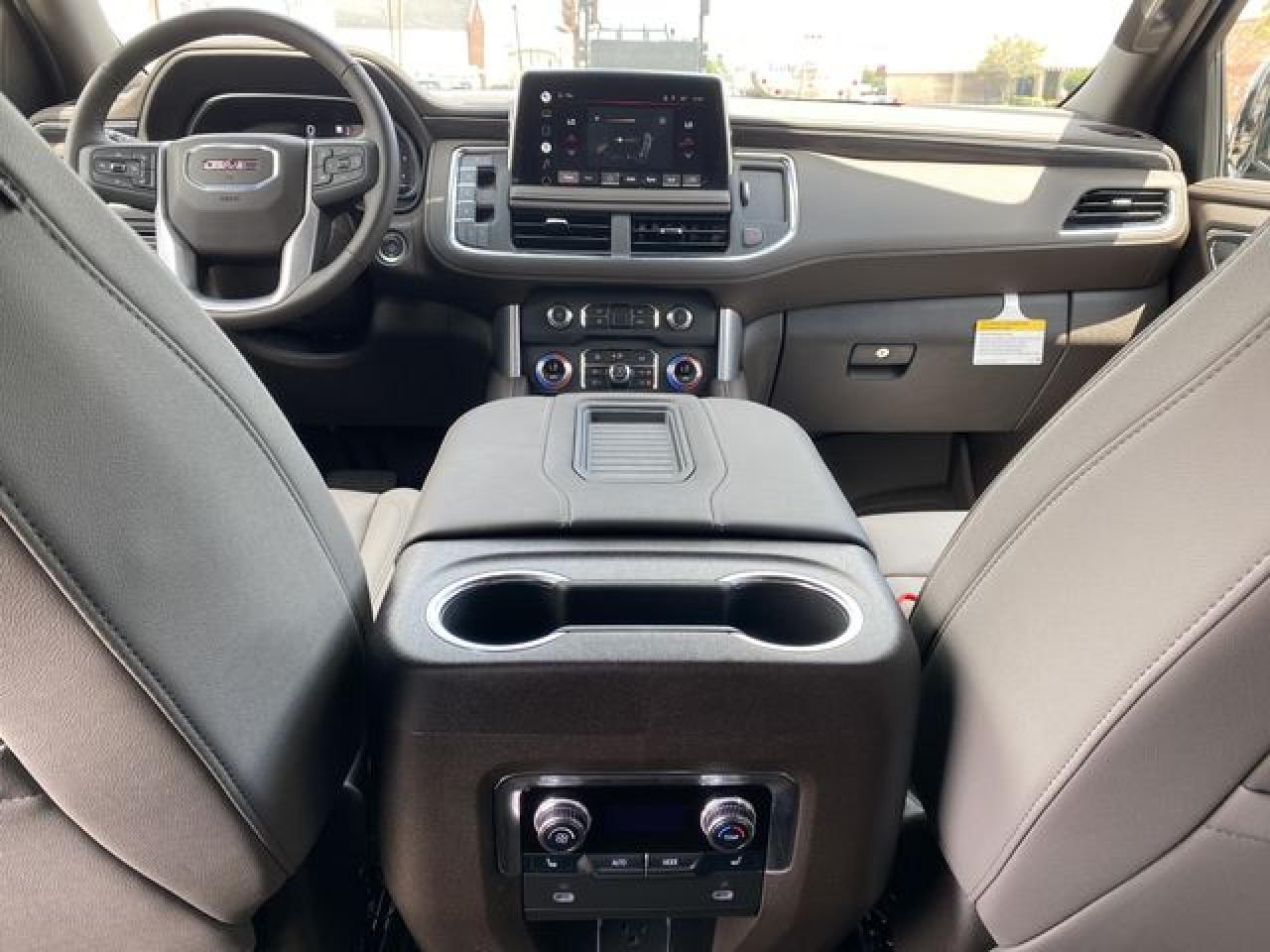 2022 GMC Yukon VIN 1GKS1BKD9NR281675 photo 8