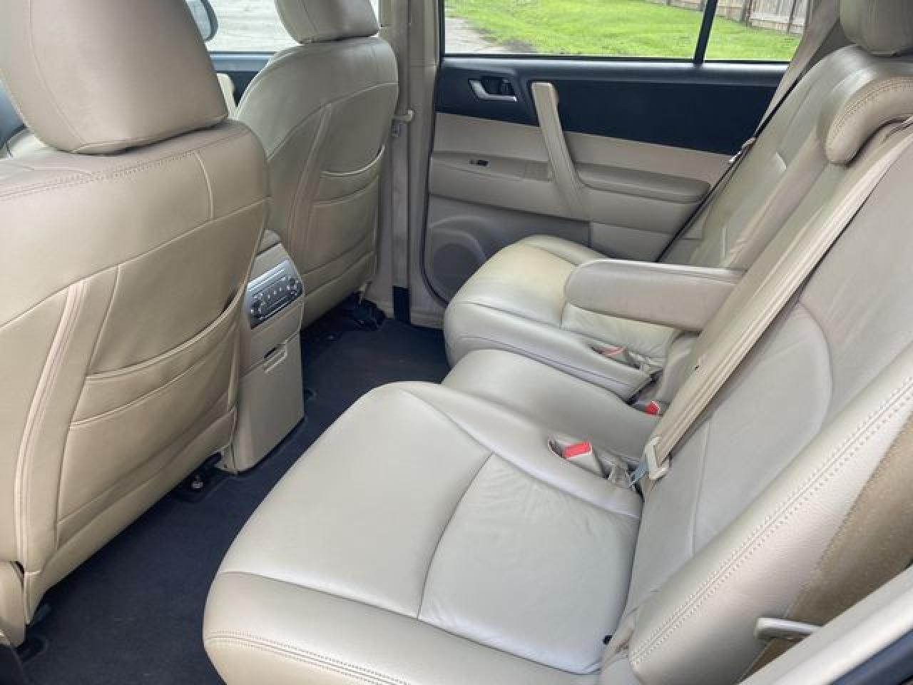 2012 Toyota Highlander VIN 5TDZA3EH8CS024617 photo 11
