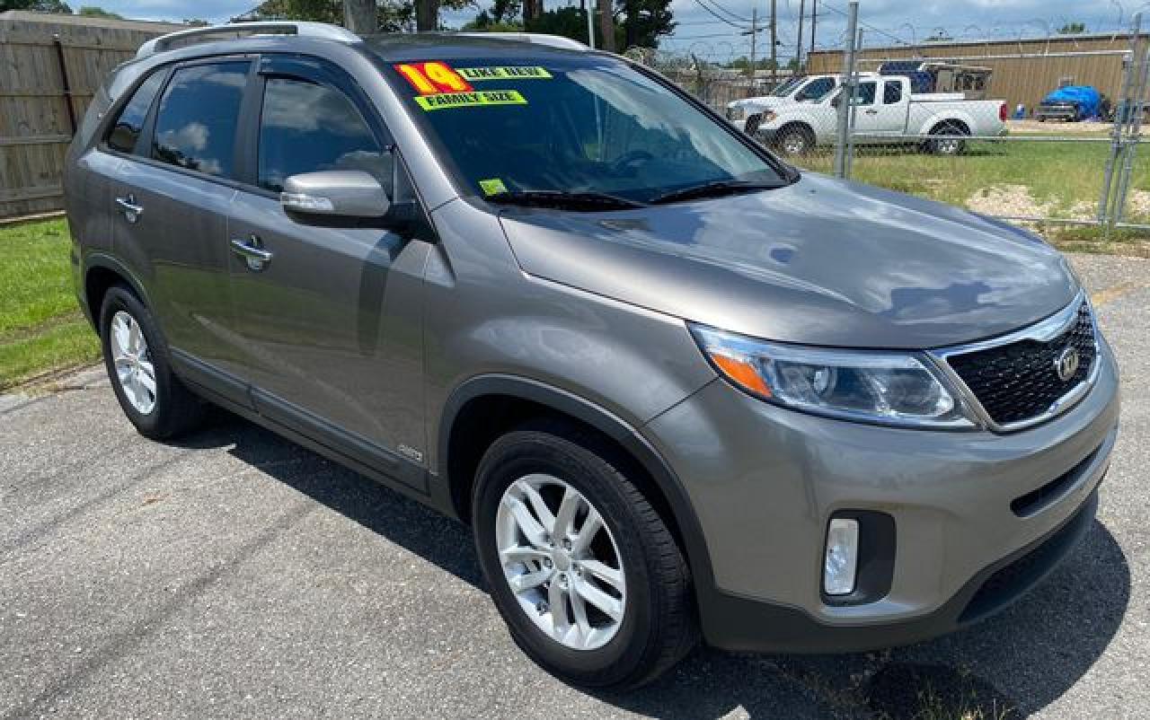 2014 Kia Sorento VIN 5XYKTCA66EG535520 photo 3