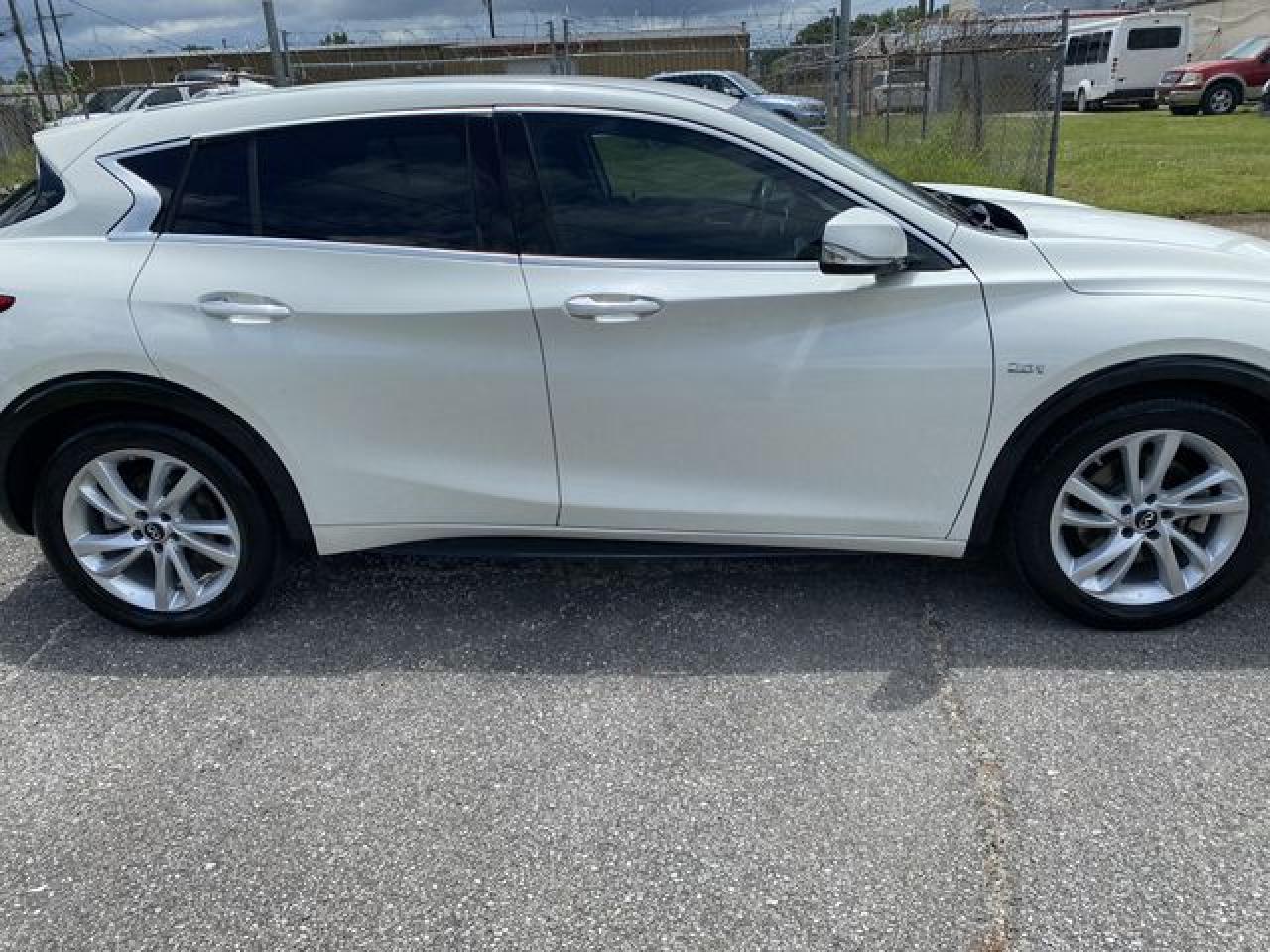 2017 Infiniti Qx30 VIN SJKCH5CP2HA038778 photo 6