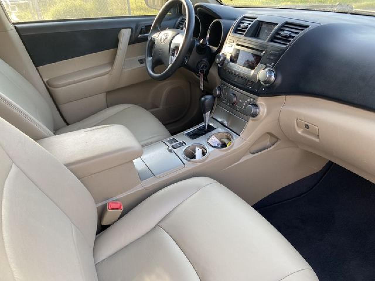2012 Toyota Highlander VIN 5TDZA3EH8CS024617 photo 3