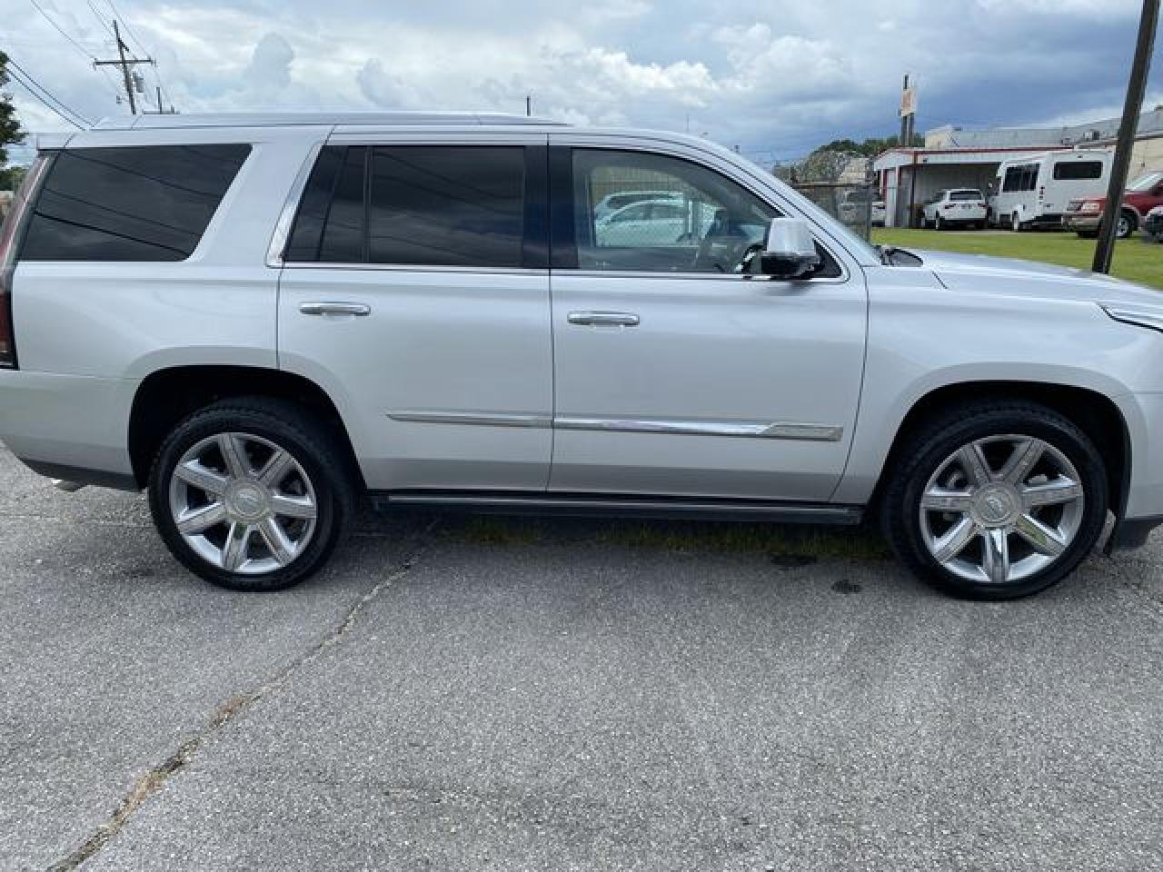 2016 Cadillac Escalade VIN 1GYS3CKJ9GR439446 photo 4