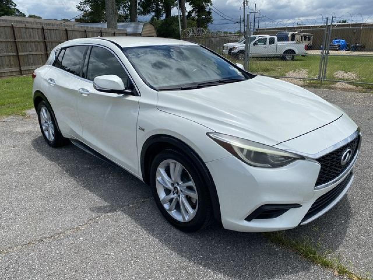 2017 Infiniti Qx30 VIN SJKCH5CP2HA038778 photo 4