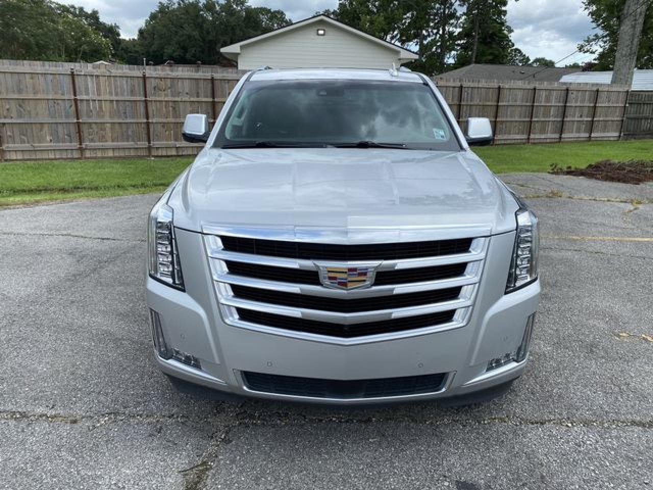 2016 Cadillac Escalade VIN 1GYS3CKJ9GR439446 photo 2