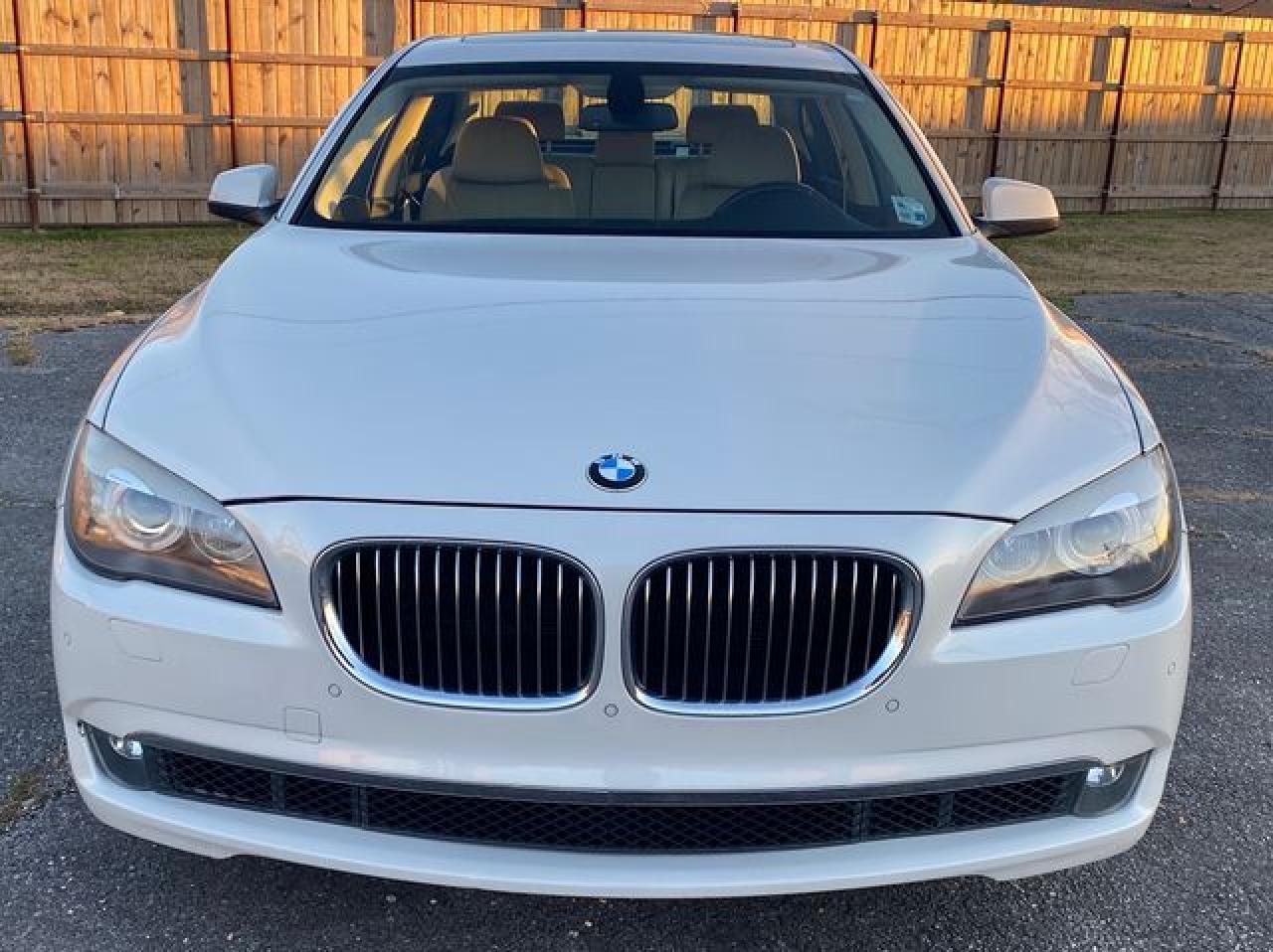 2012 BMW 7 series VIN WBAKB4C54CC575428 photo 3