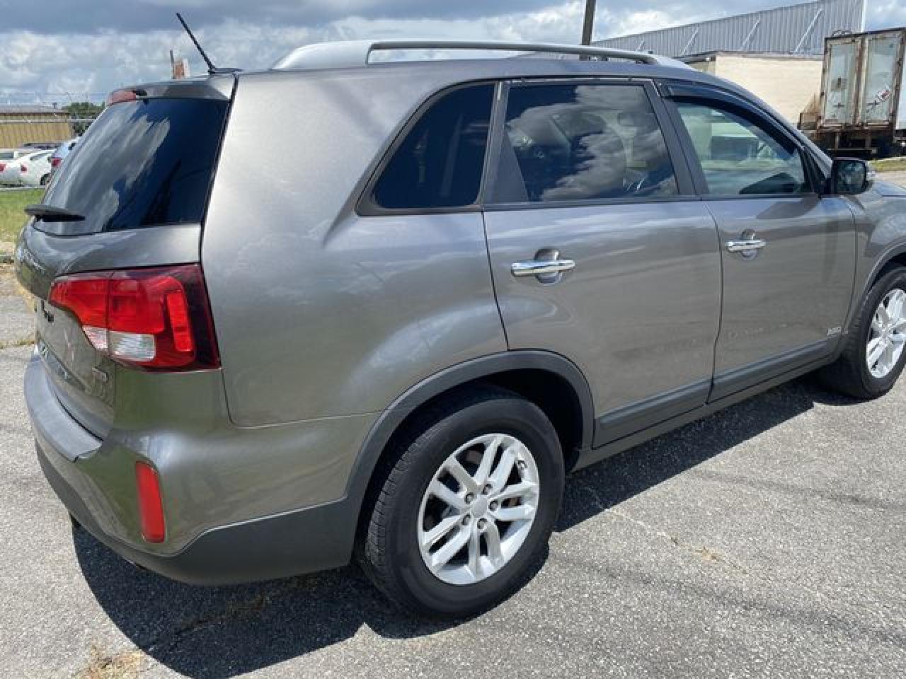 2014 Kia Sorento VIN 5XYKTCA66EG535520 photo 4