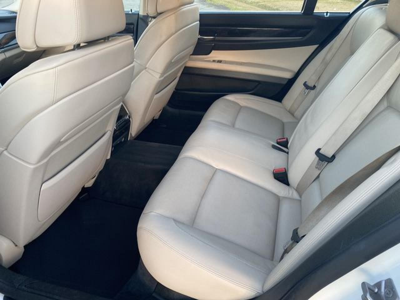 2012 BMW 7 series VIN WBAKB4C54CC575428 photo 10