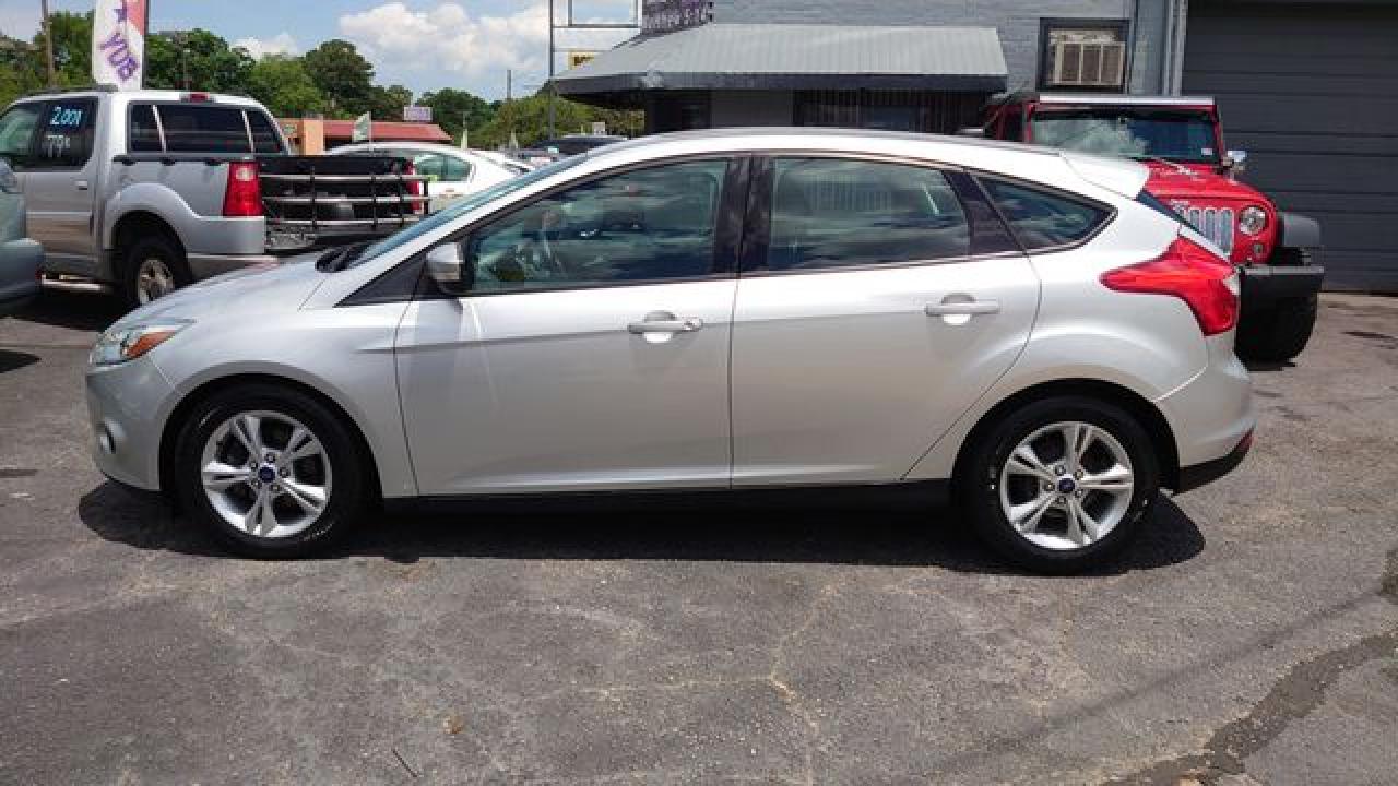 2014 Ford Focus VIN 1FADP3K29EL368878 photo 2