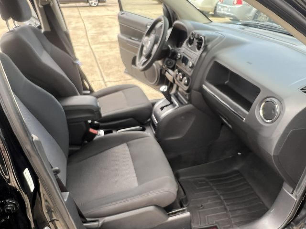 2012 Jeep Compass VIN 1C4NJDBB6CD661926 photo 11